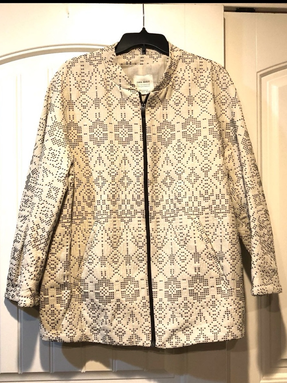 Zara Geometric Embroidered Zip Up Jacket Ecru Black Large